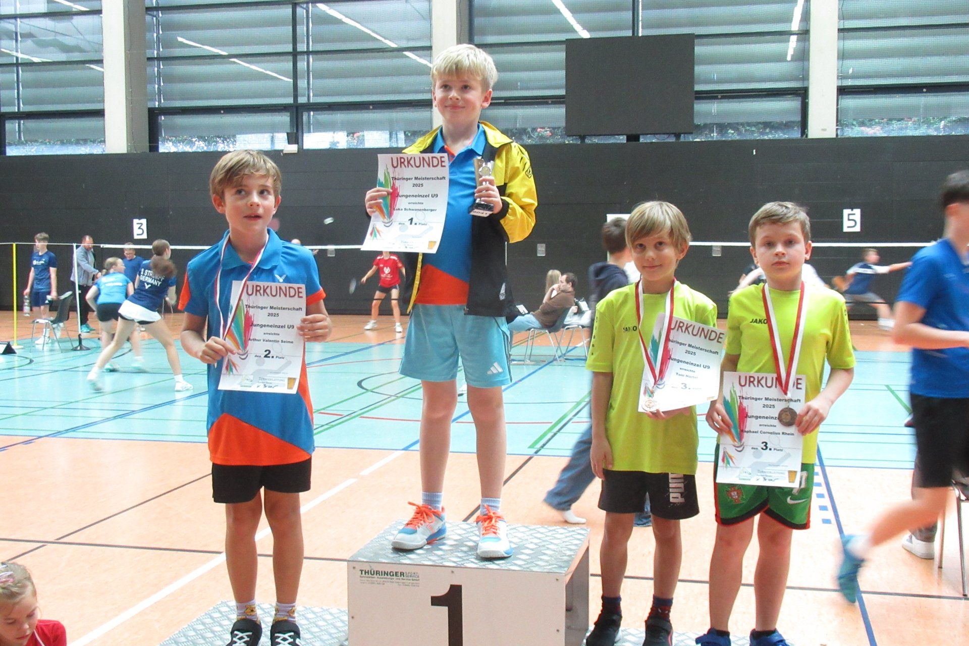 Toni & Raphael wurden 3. im Einzel U.09 (rechts im Bild)