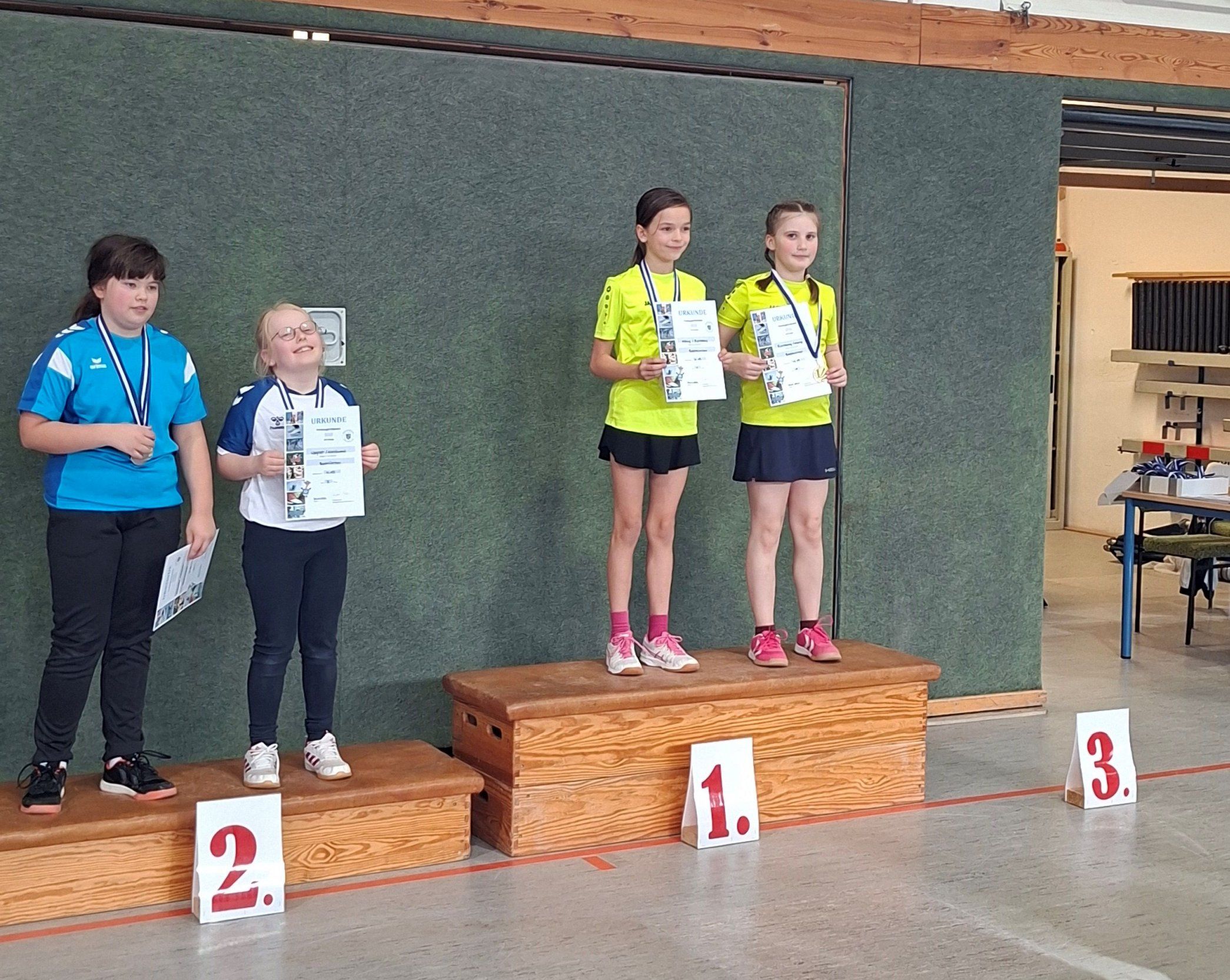 Käthe König und Anna Rischawy Siegerehrung Doppel U.13