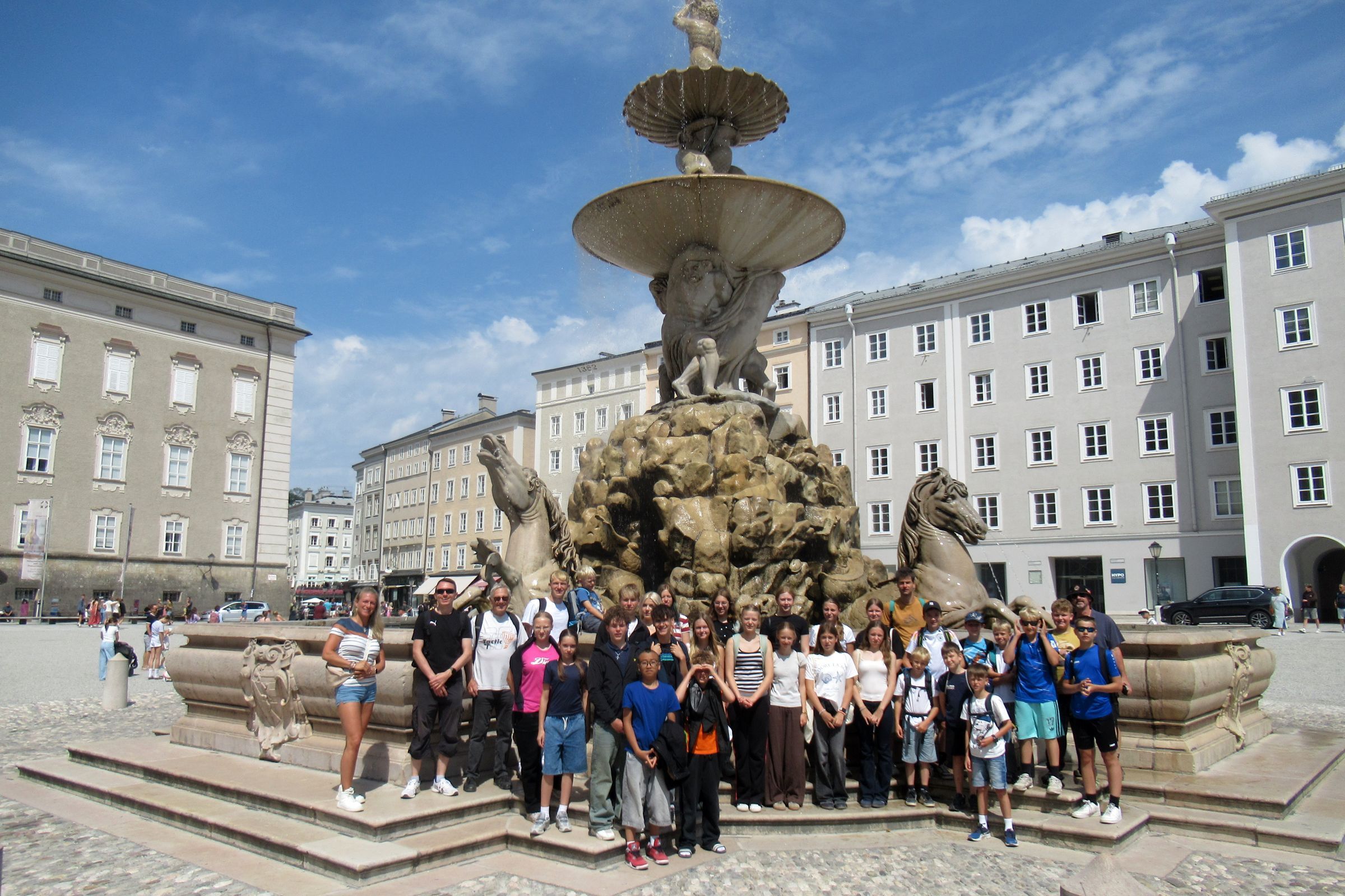 Salzburg am Residenzbrunnen