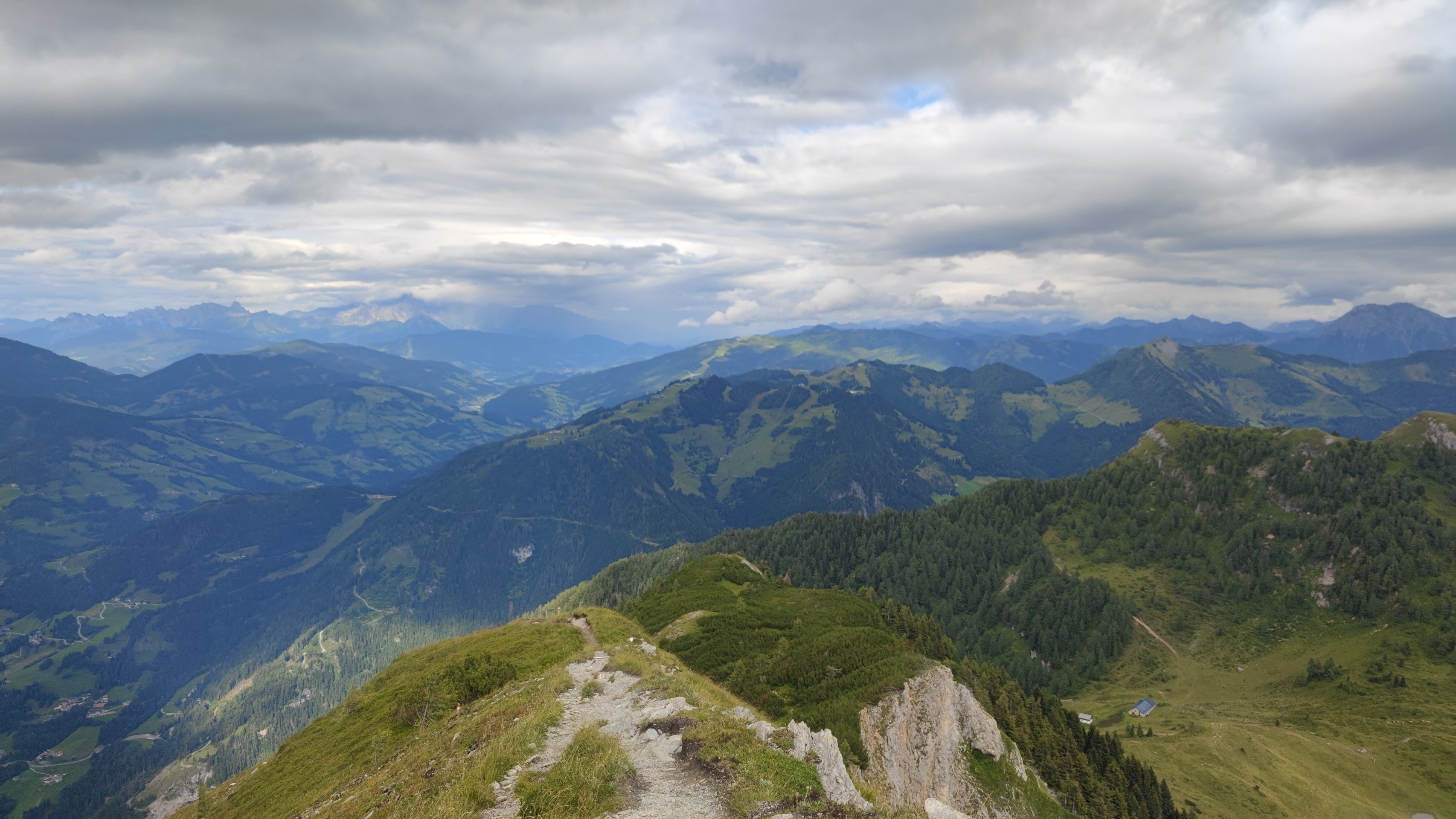 Herrlicher Blick vom Heukareck aus 2.100 m Höhe